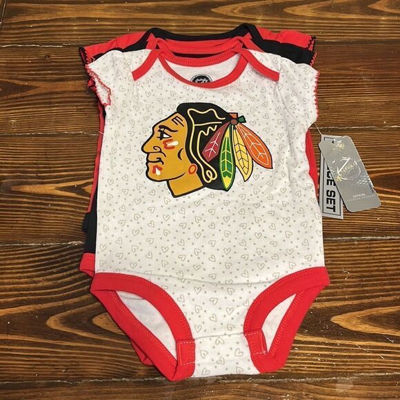 NWT NHL Chicago Blackhawks 3 Baby Girl Onesies Size 6/9 months - Picture 2 of 5